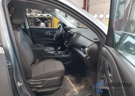 2021 Chevrolet Traverse Awd Lt Cloth z USA, uszkodzony, nr VIN 1GNEVGKW7MJ261084